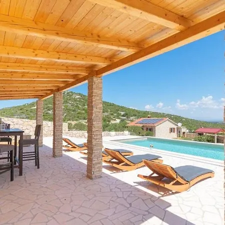 House Antonija Nyaraló Tkon