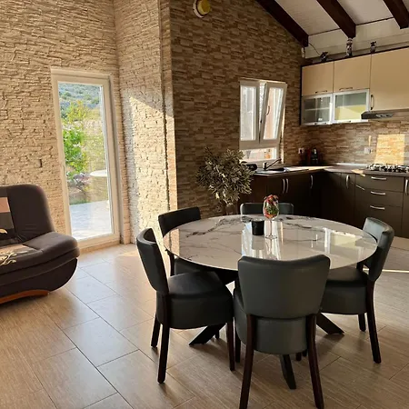 House Antonija * Tkon