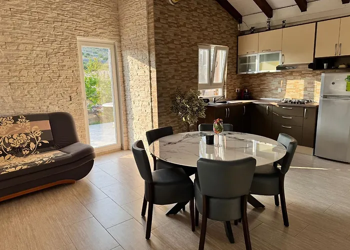 House Antonija * Tkon