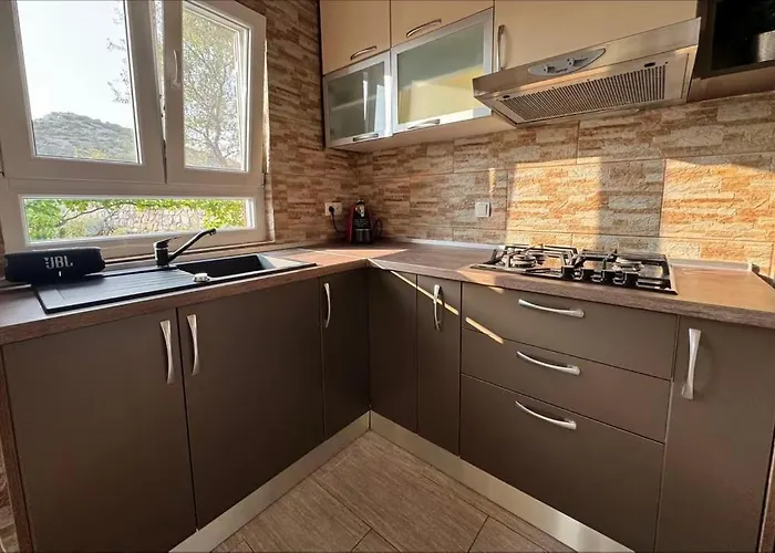 House Antonija Ткон